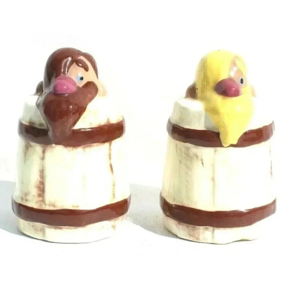 Vintage Porcelain Bearded Men In Barrel Salt and Pepper Shakers Set Dinnerware - Picture 1 of 5